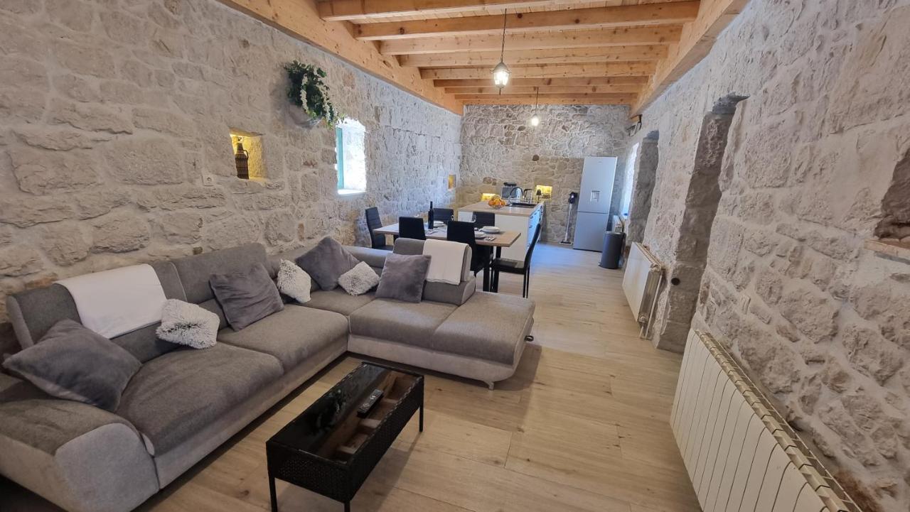 Aga Villa Zagvozd Buitenkant foto
